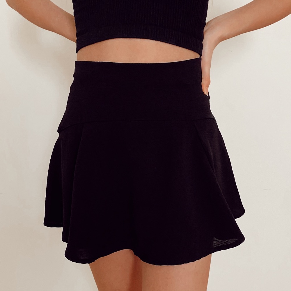black flowy mini skirt